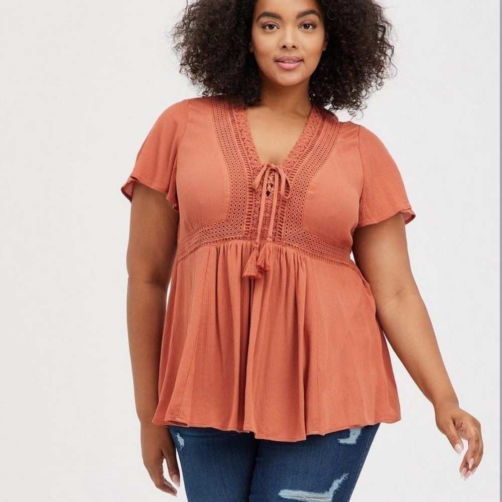 Torrid burnt Orange babydoll crinkle gauze crochet inset lace-up top size 5X